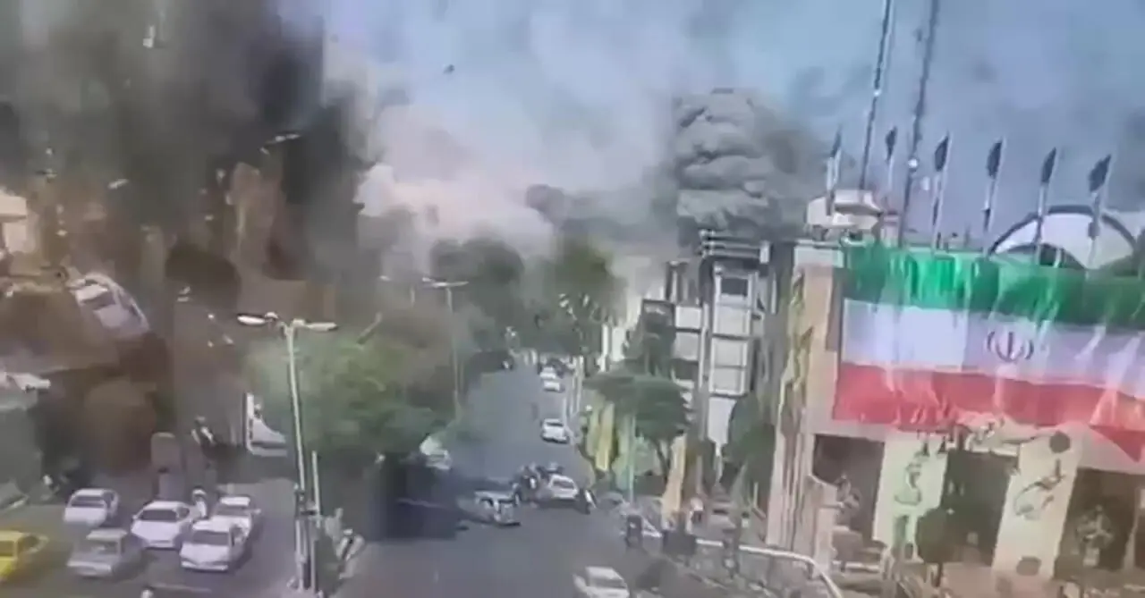 فیلم لحظه انفجار وحشتناک میدان تجریش در حملات اسرائیل به ایران منتشر شد