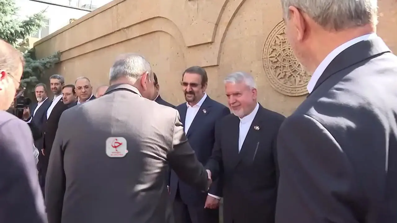 اشتباه لفظی پزشکیان در نشست با ارمنستان توجه رسانه‌ها را جلب کرد
