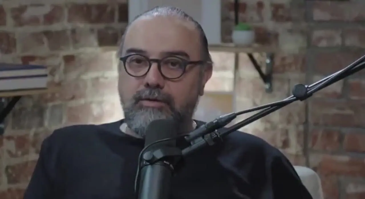 اشک های برزو ارجمند | پشیمانم و دارم تاوان می‌دهم