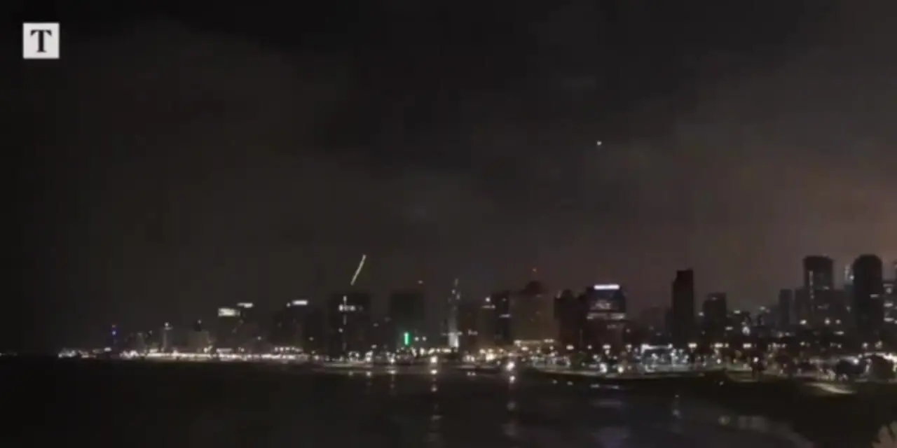 ویدئوی جدید و حیرتانگیز از برخورد رگباری موشکهای ایرانی به اسرائیل | سند تصویری از دقت نقطهزنی موشک های ایران | شکست پدافند اسرائیل در ۱۲۰ ثانیه